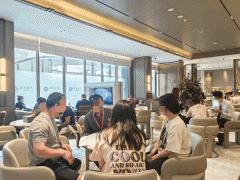 有家长暑4个孩子送；由广州市人平易近、广州增